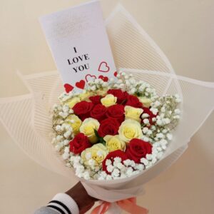 20 MIXED RED & WHITE WITH GYPSO ROUND