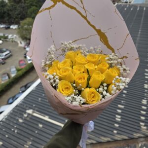 20 YELLOW ROSES WITH GYPSO