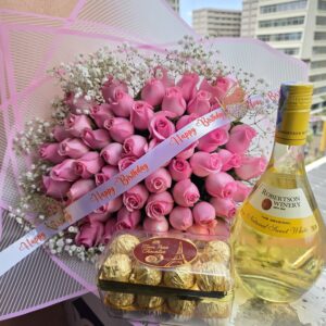 60 PINK ROSES, 16 PIECES GOLDEN CHOCOLATE WITH ROBERTSON WINERY